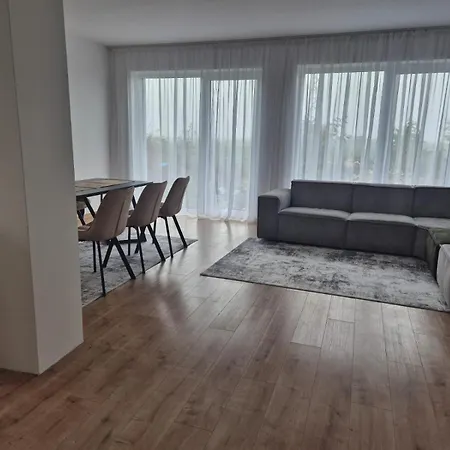 شقة Rezidencia Pri Kastieli 5